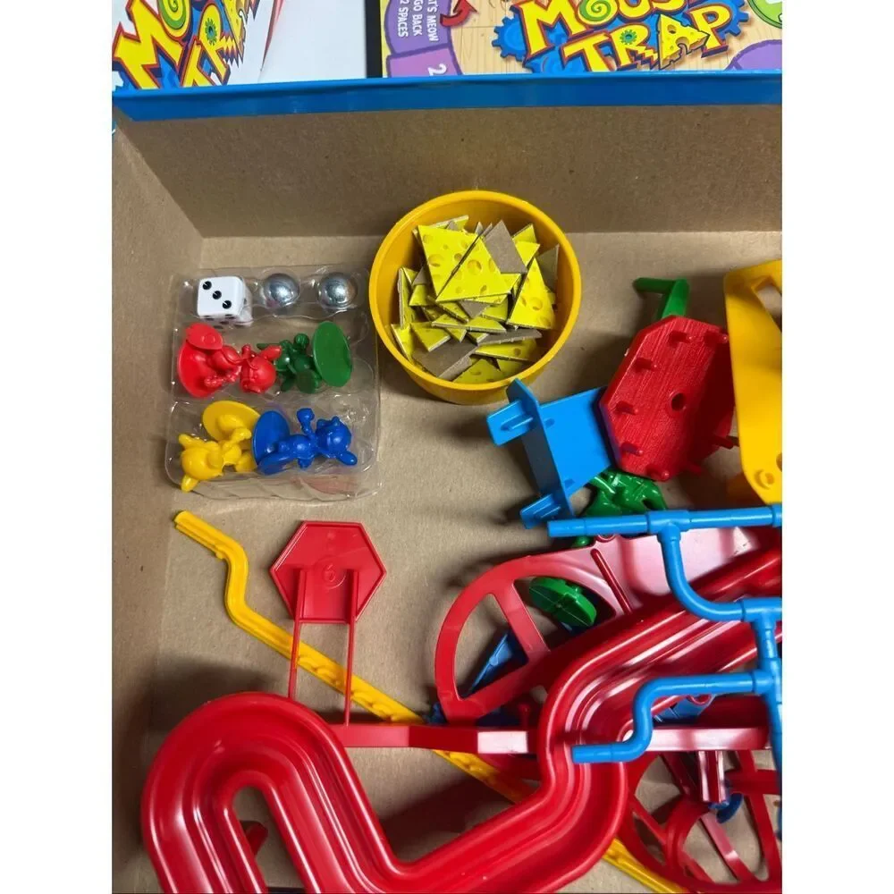 Hasbro MOUSE TRAP Board Game 100% COMPLETE Milton Bradley 2005 VERSION EUC